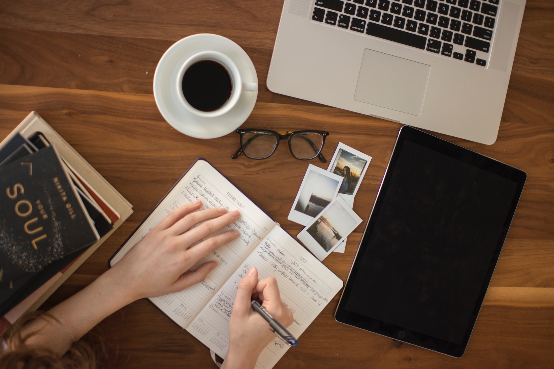how does content writing help a business