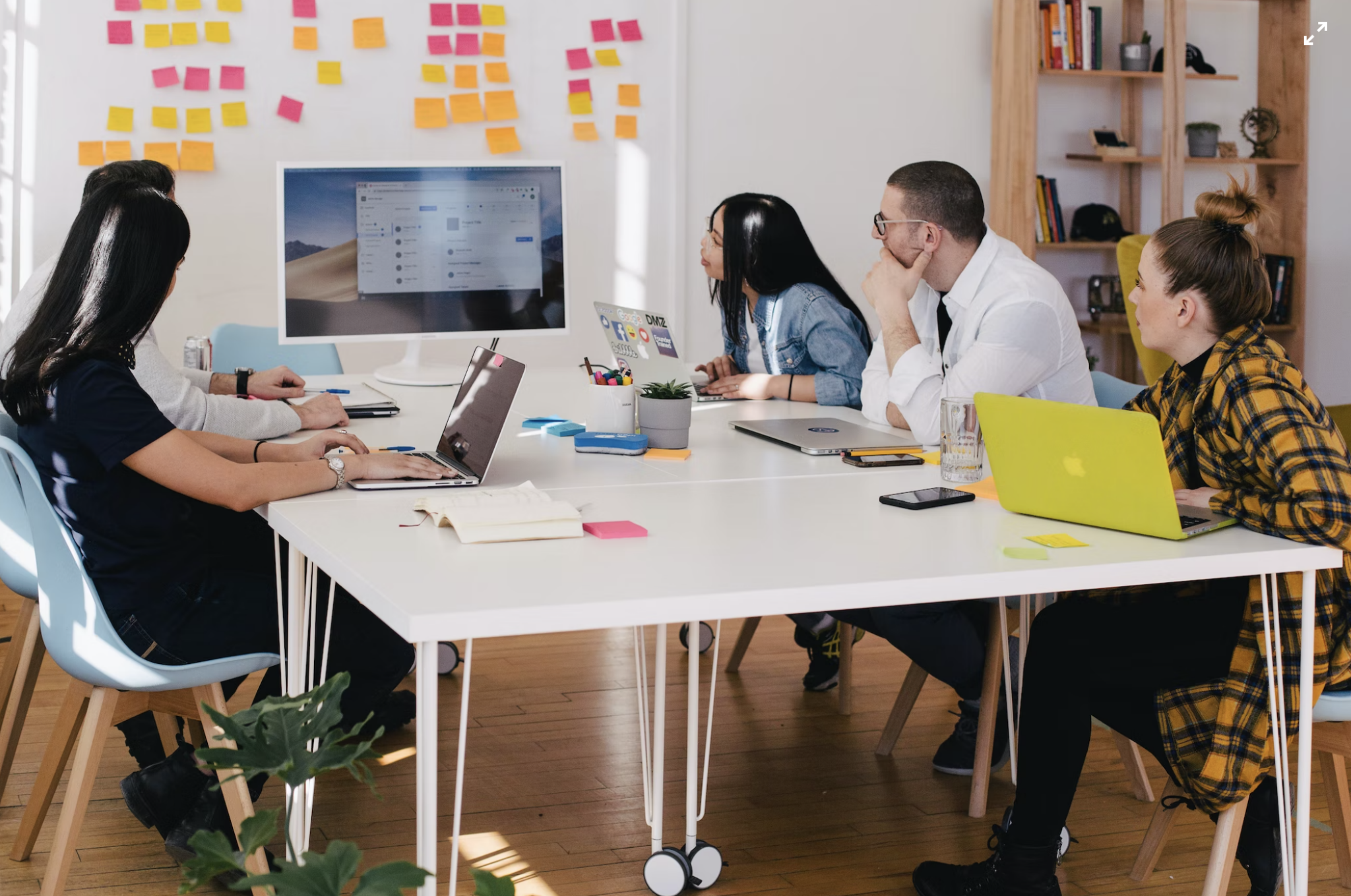 social media consultant