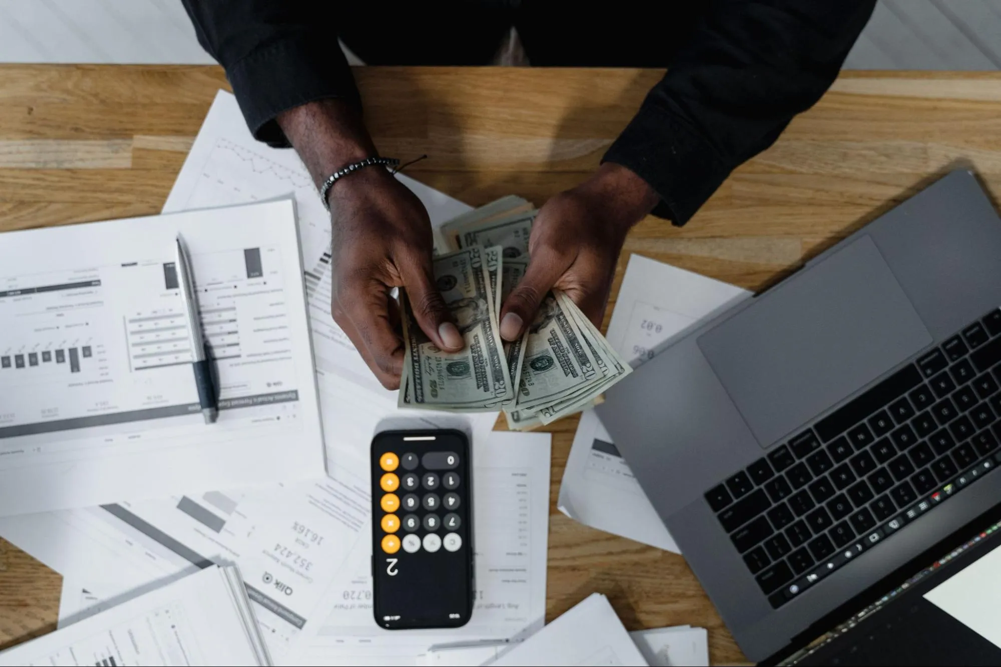 How is E-Commerce Accounting Different from Regular Accounting?